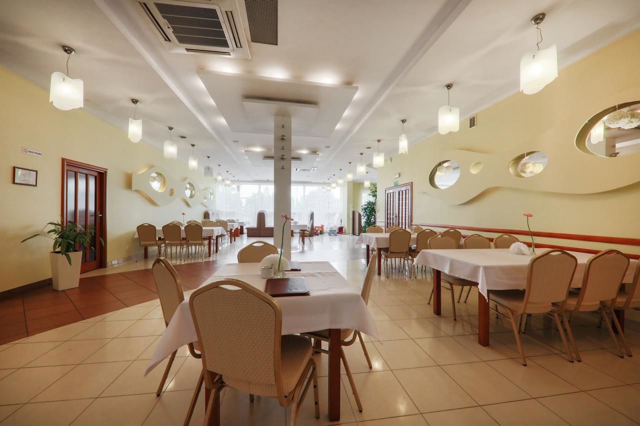 Отель Hotel Restauracja Leliwa Пшеворск-5