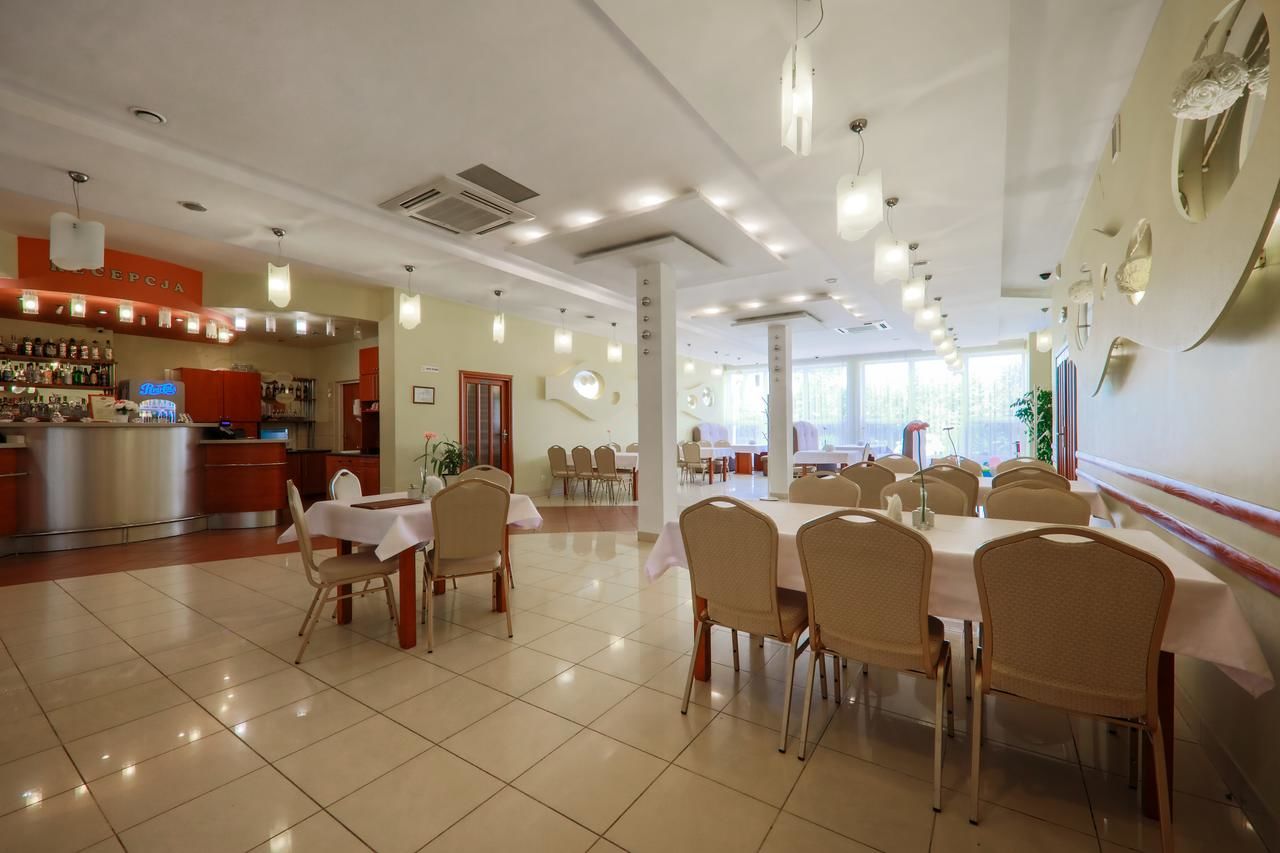 Отель Hotel Restauracja Leliwa Пшеворск-10